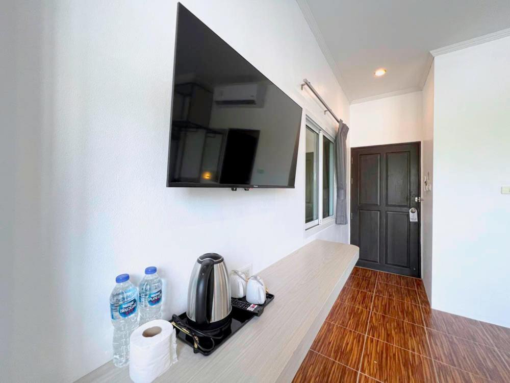 Готель 88 House Patong Екстер'єр фото